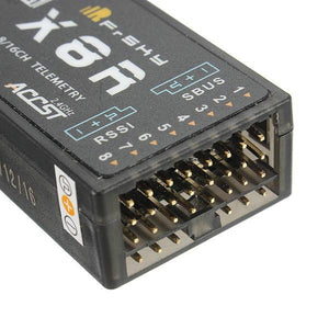 FrSky X8R 2,4 GHz 16-Kanal SBUS Smart Port Vollduplex-Telemetrieempfänger mit neuer Antenne